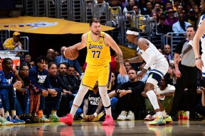 九游娱乐- 东契奇关键节点回归赛场,g2带队取胜了吗 