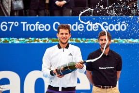 九游-蒂姆重返赛场，险胜首场状态出色，巴塞罗那观众沸腾！